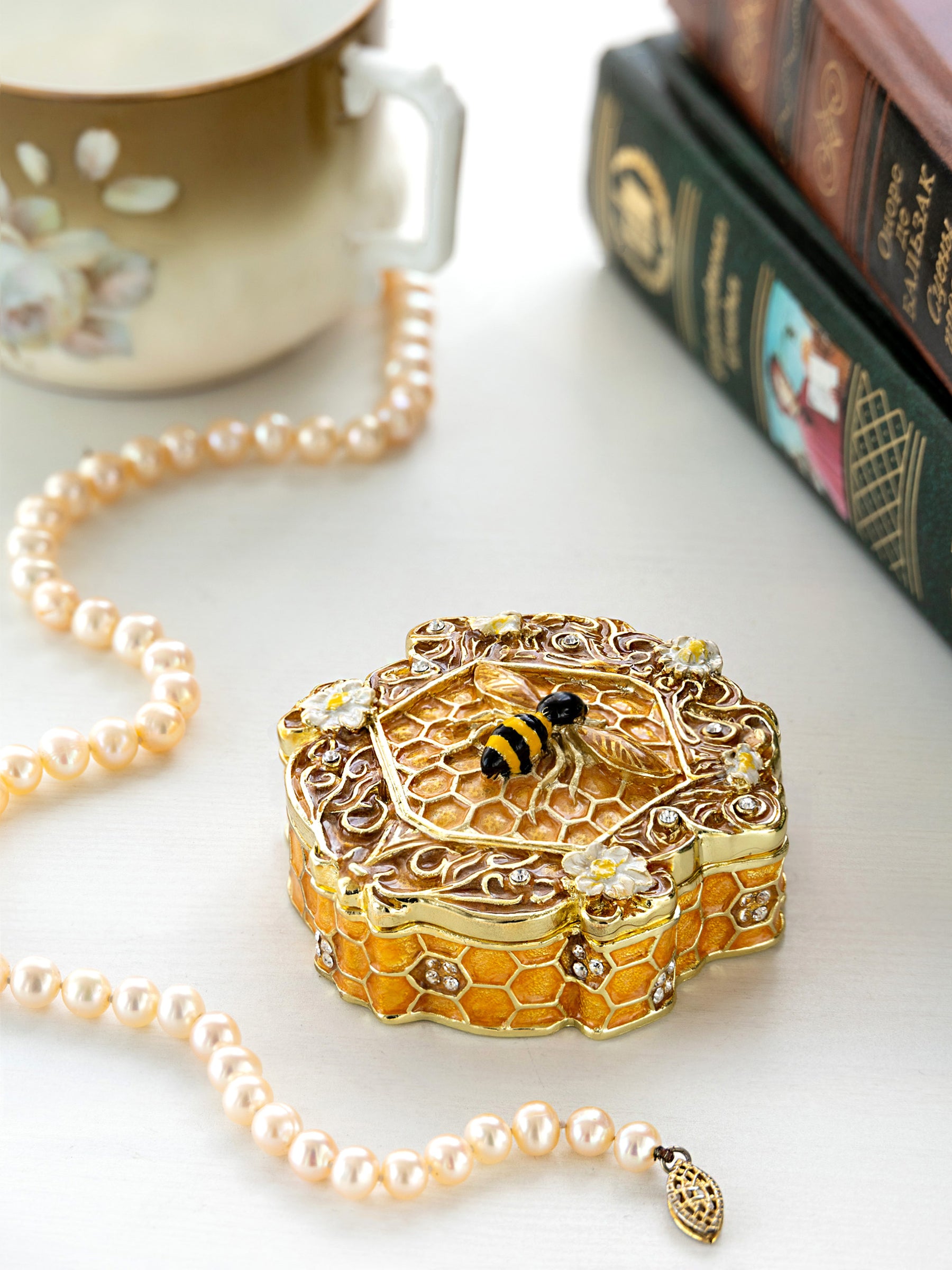 Trinket Box Honeycomb with a Bee Queen on top