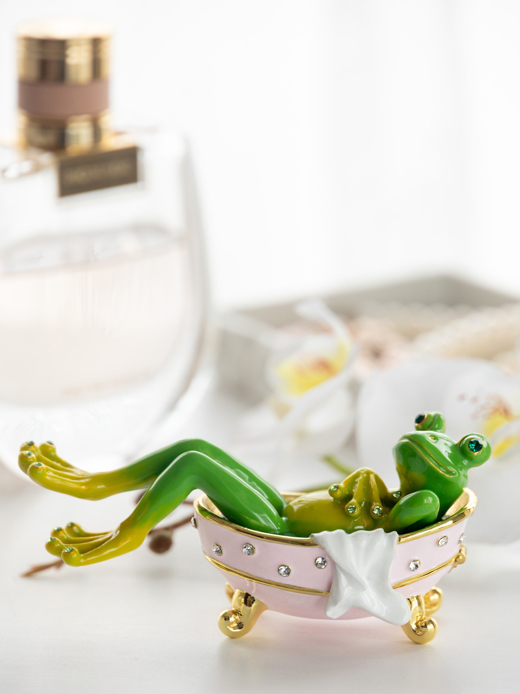 Frog In Bathtub Trinket Box