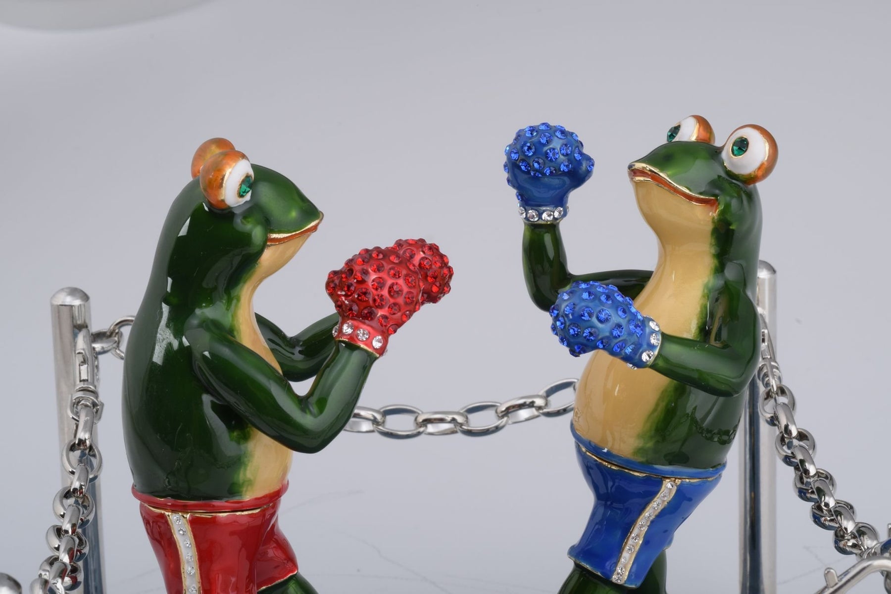 Keren Kopal Boxing Frogs