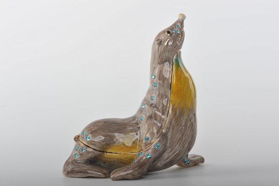 Keren Kopal Circus Sea Lion