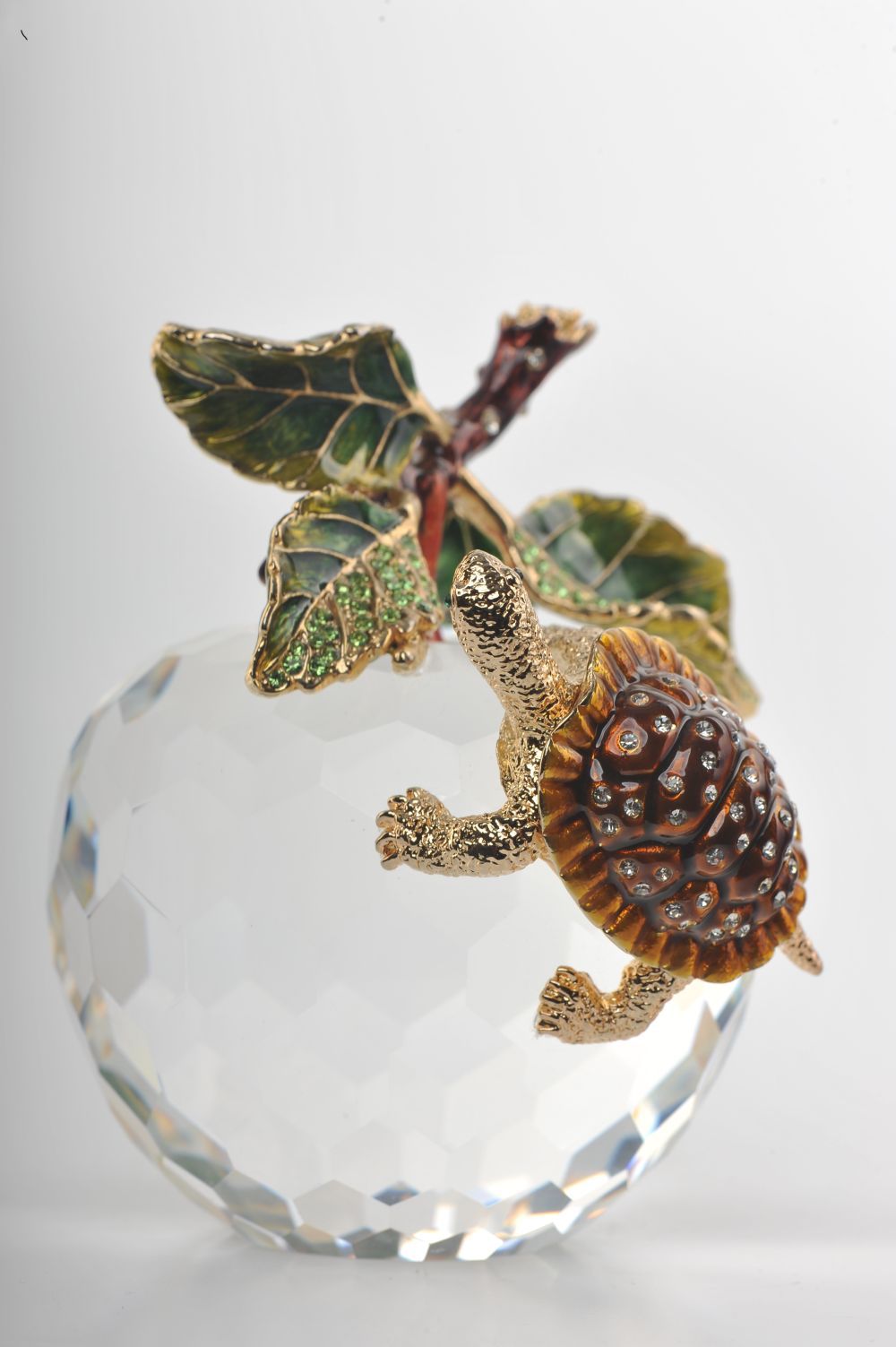 Keren Kopal Crystal Apple with a Turtle