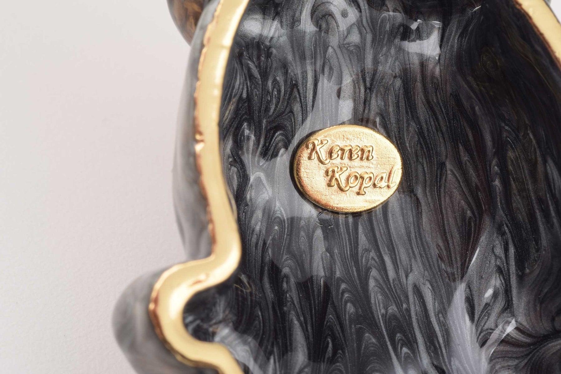 Keren Kopal Elephant with Monkey