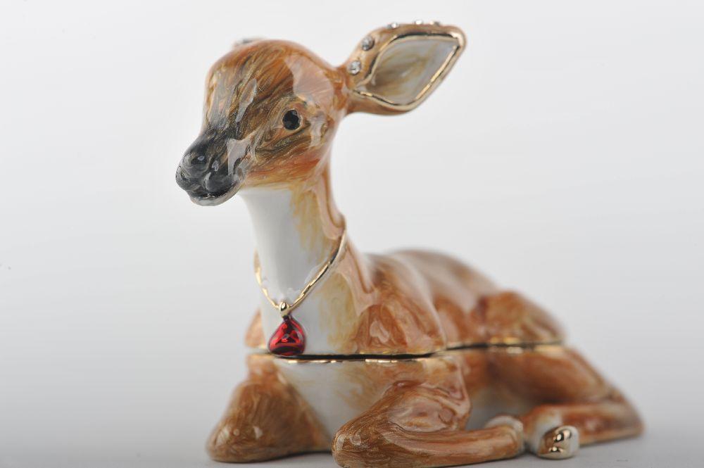 Keren Kopal Sitting Bambi