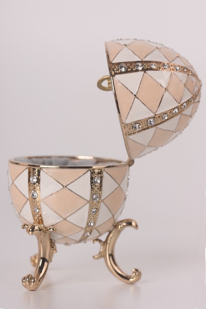 Keren Kopal White & Pink Music Playing Faberge Egg  102.00