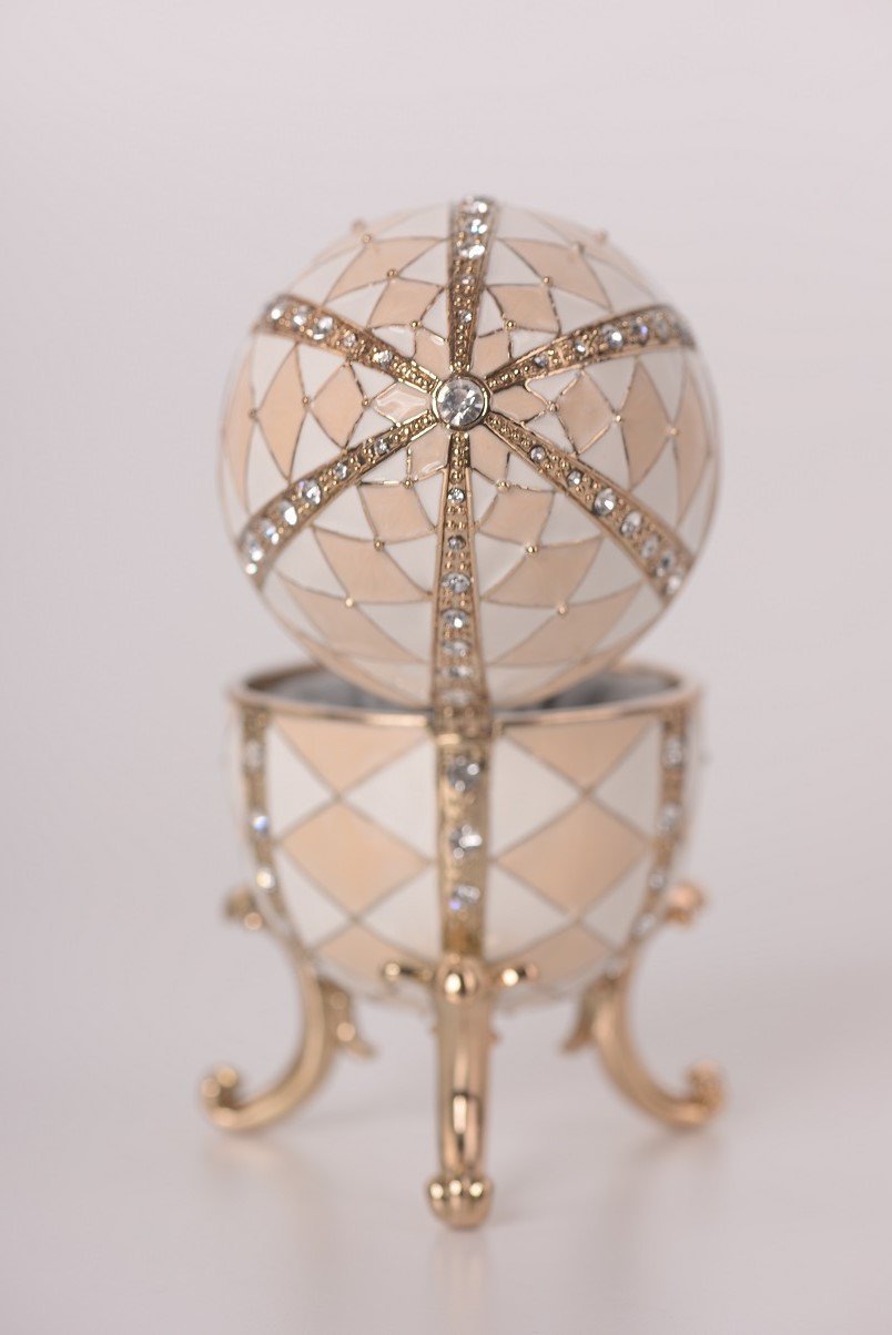 Keren Kopal White & Pink Music Playing Faberge Egg
