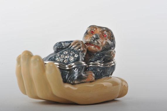 Keren Kopal Zodiac Monkey Laying on Hand