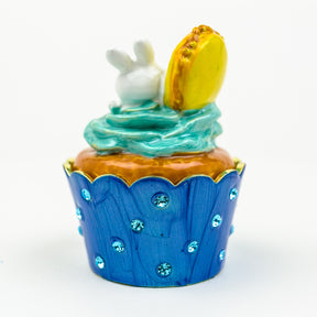 Keren Kopal Rabbit on Cupcake
