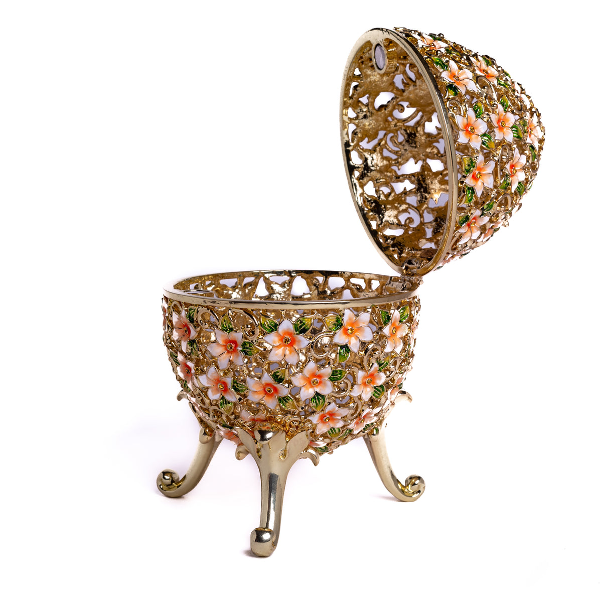 Œuf de Fabergé décoré avec des fleurs
