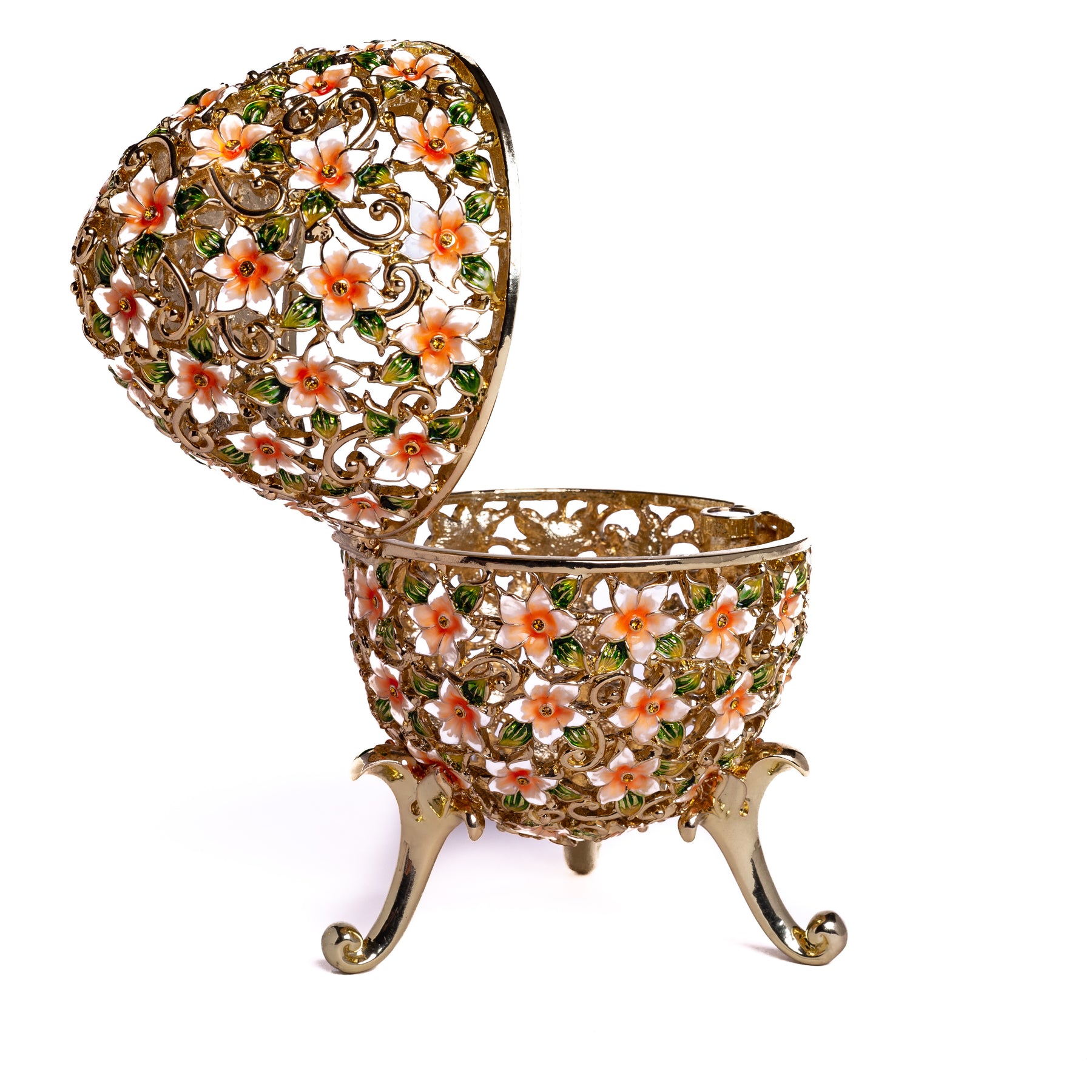 Œuf de Fabergé décoré avec des fleurs