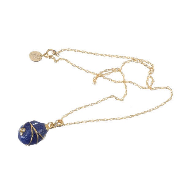 Collier en or avec pendentif œuf bleu