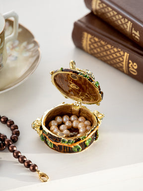 Keren Kopal Turtles on Tree Trunk