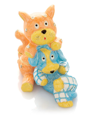 Keren Kopal Cat & Dog Friends sitting Together