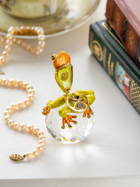 Frog on Crystal