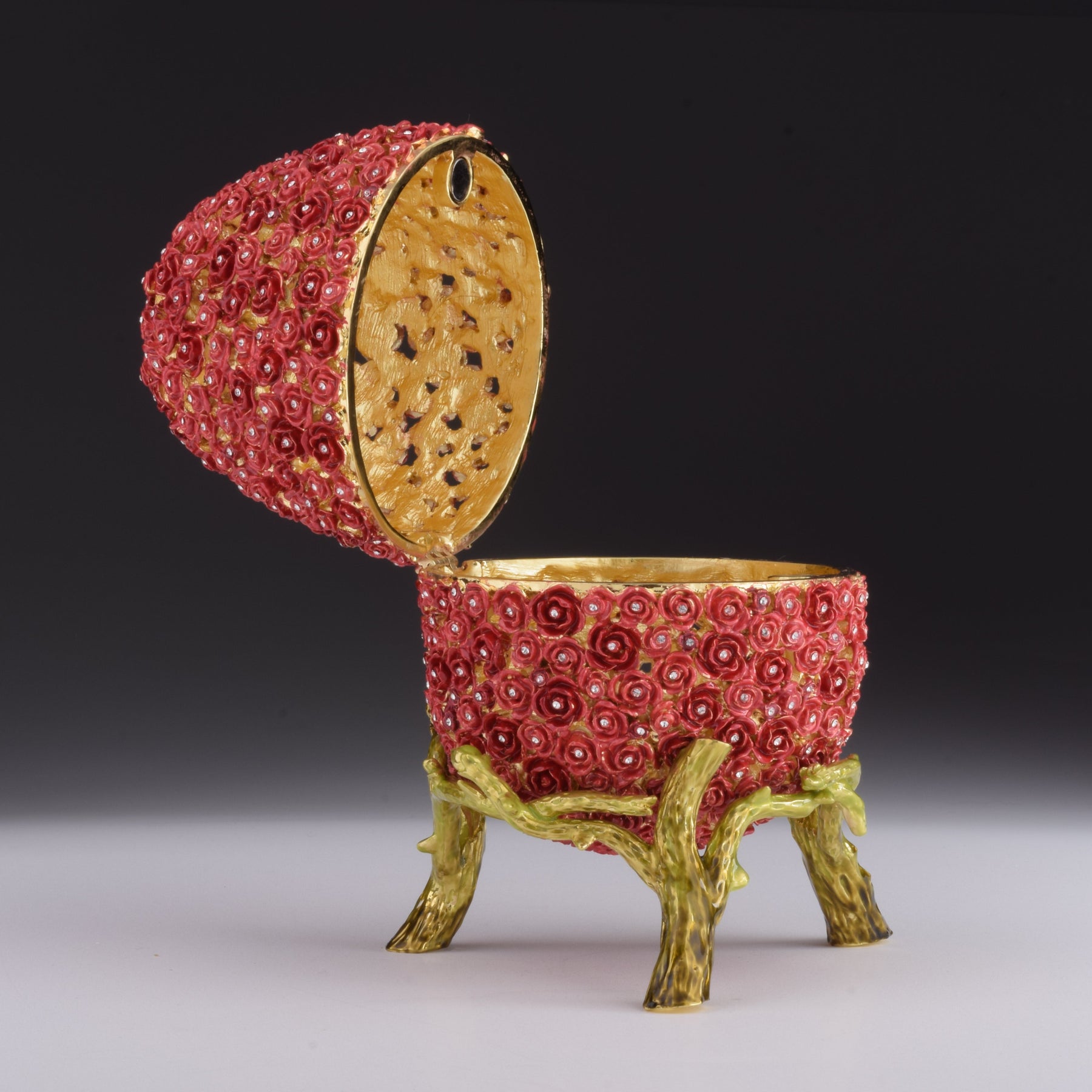 Rote Blumen Fabergé-Ei