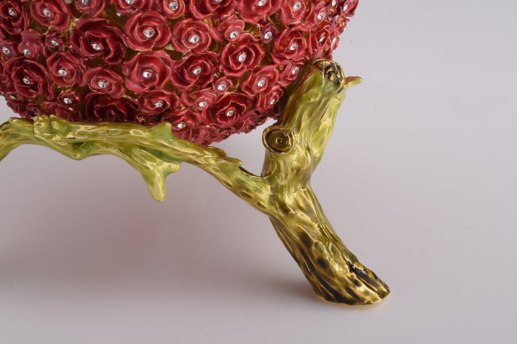 Rote Blumen Fabergé-Ei