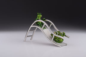 Keren Kopal Two Frogs Riding Slide