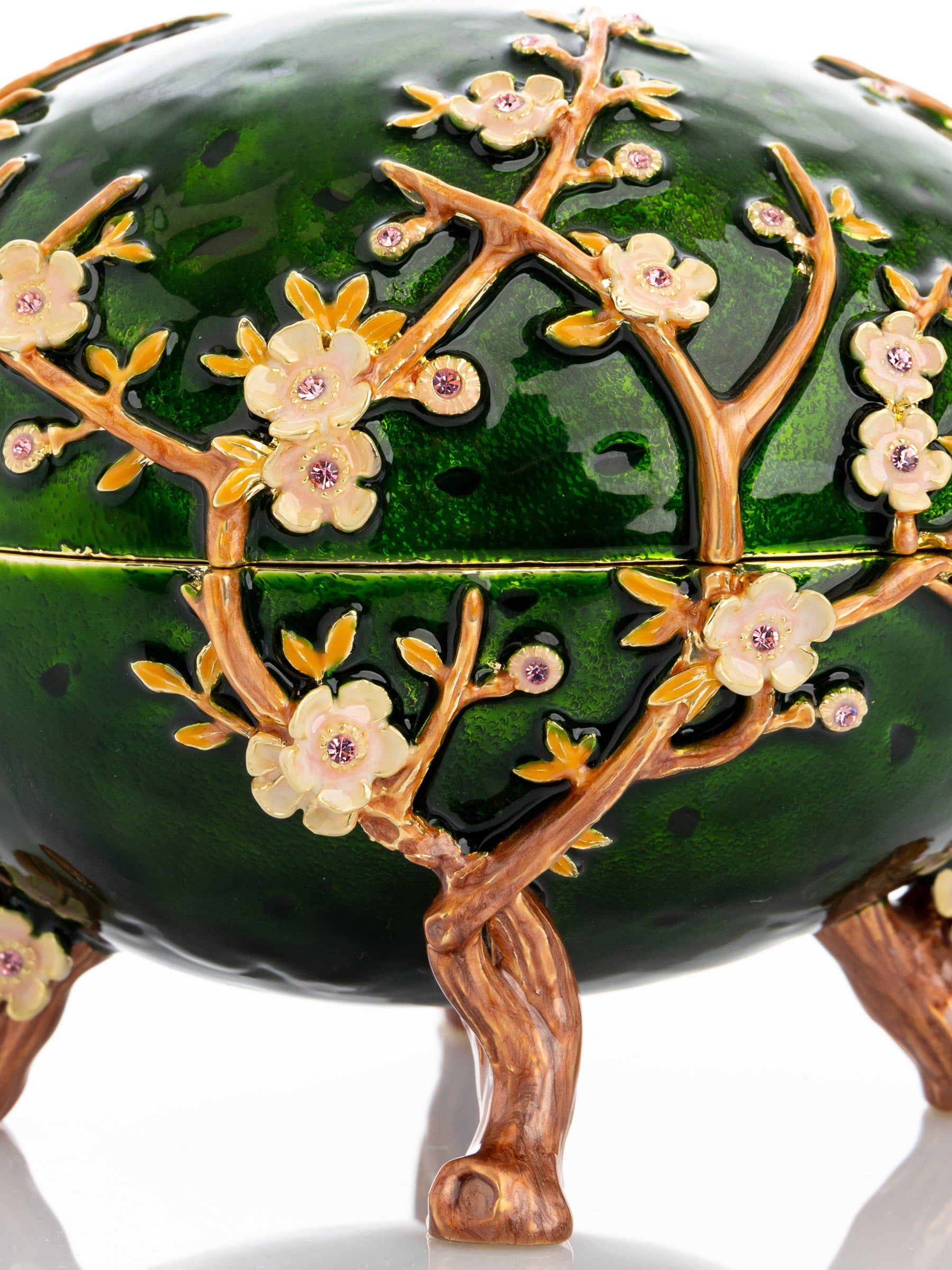 Œuf de Fabergé en fleur de pommier