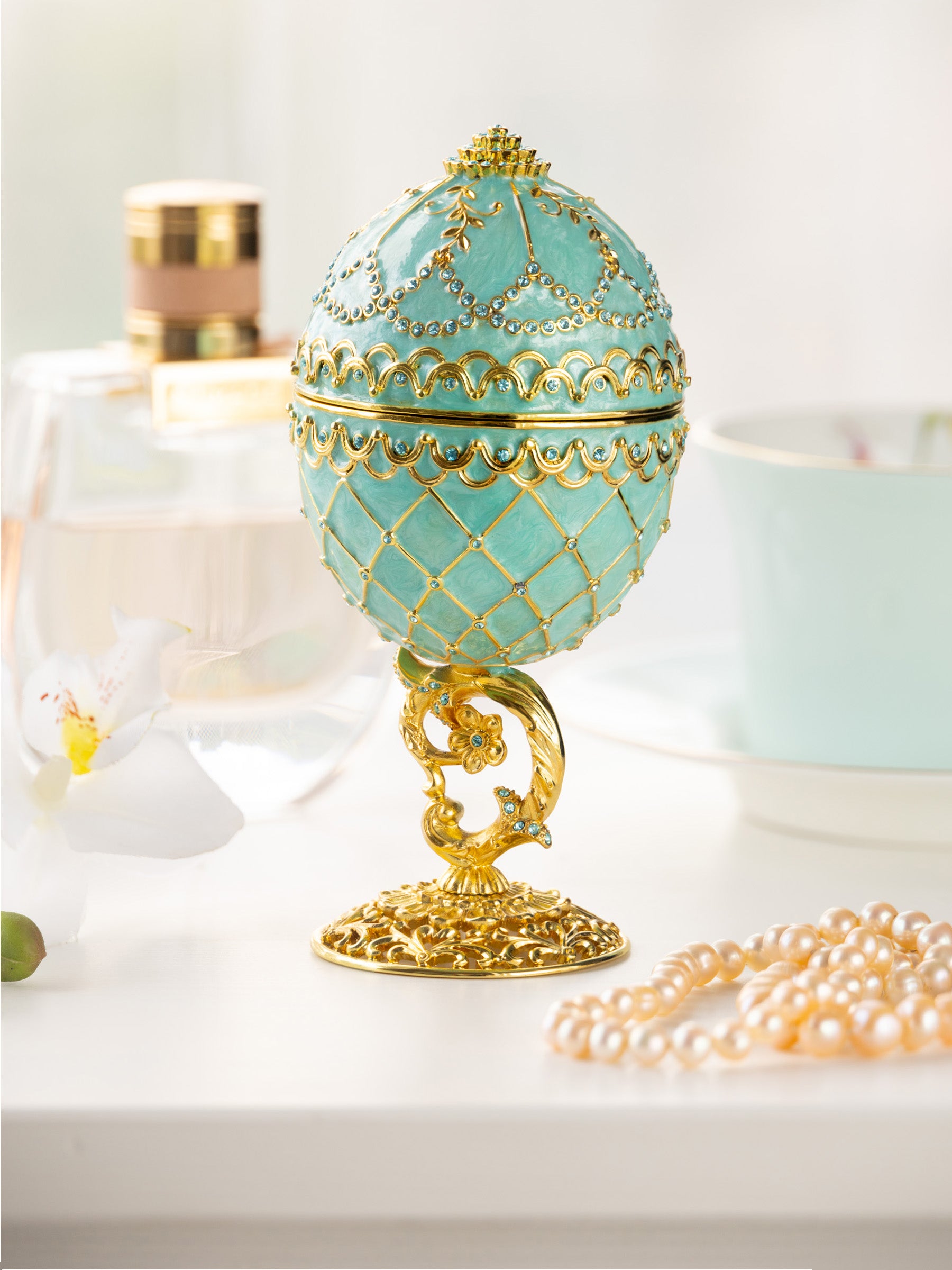 Gold & turquoise Egg with Royal Carriage