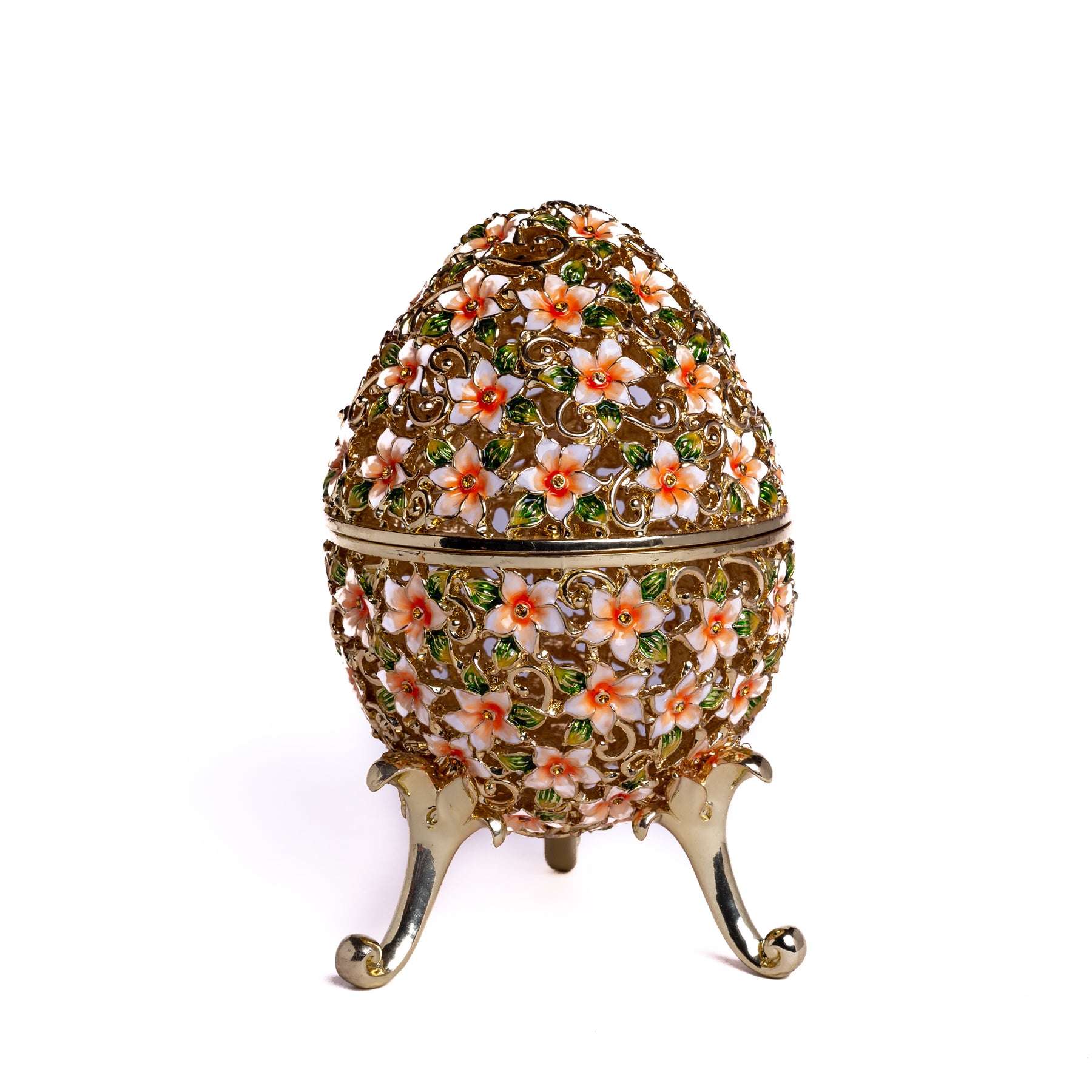 Œuf de Fabergé décoré avec des fleurs