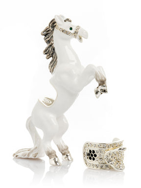 Keren Kopal White Horse