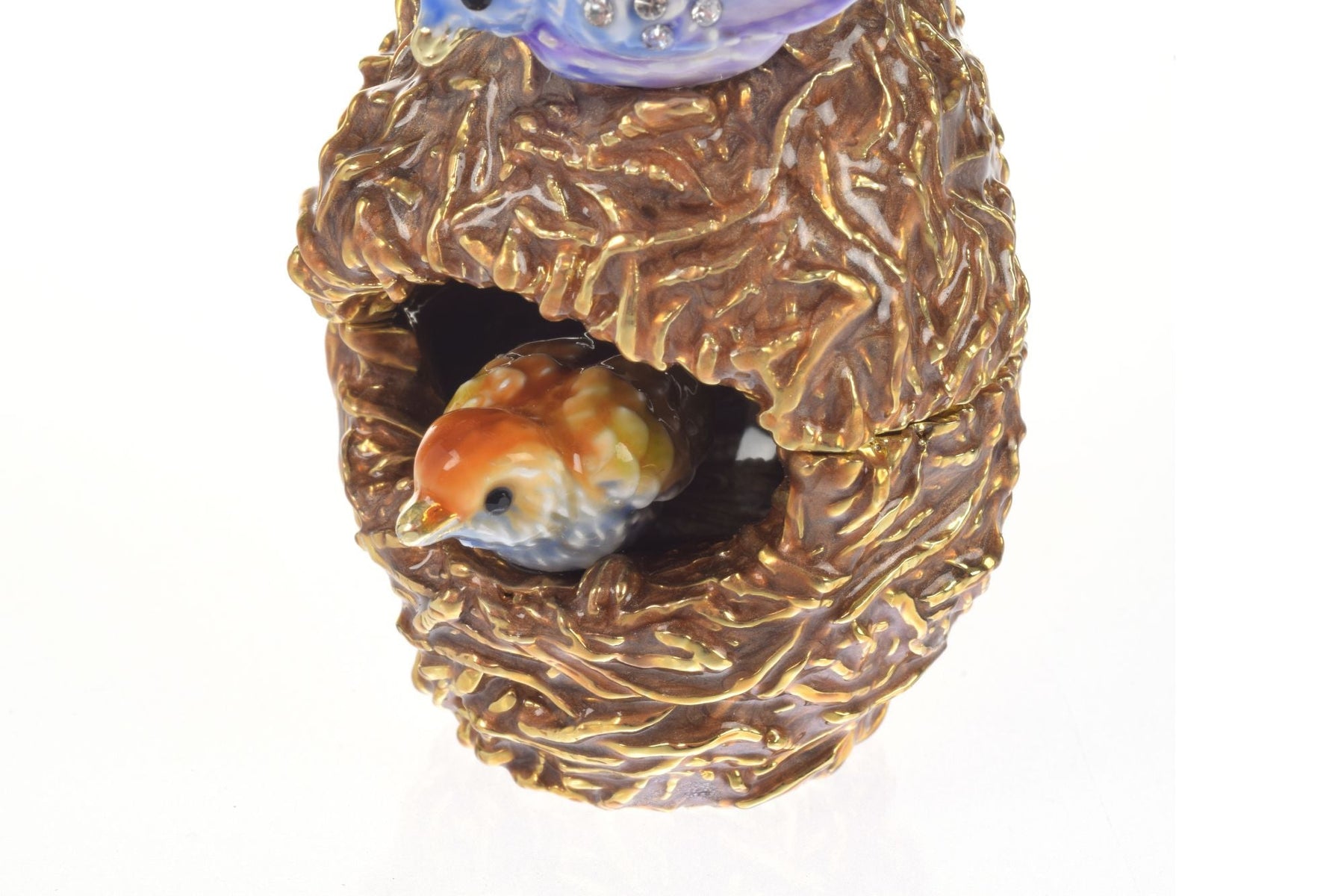 Boîte à bijoux avec deux tourtereaux dans un nid