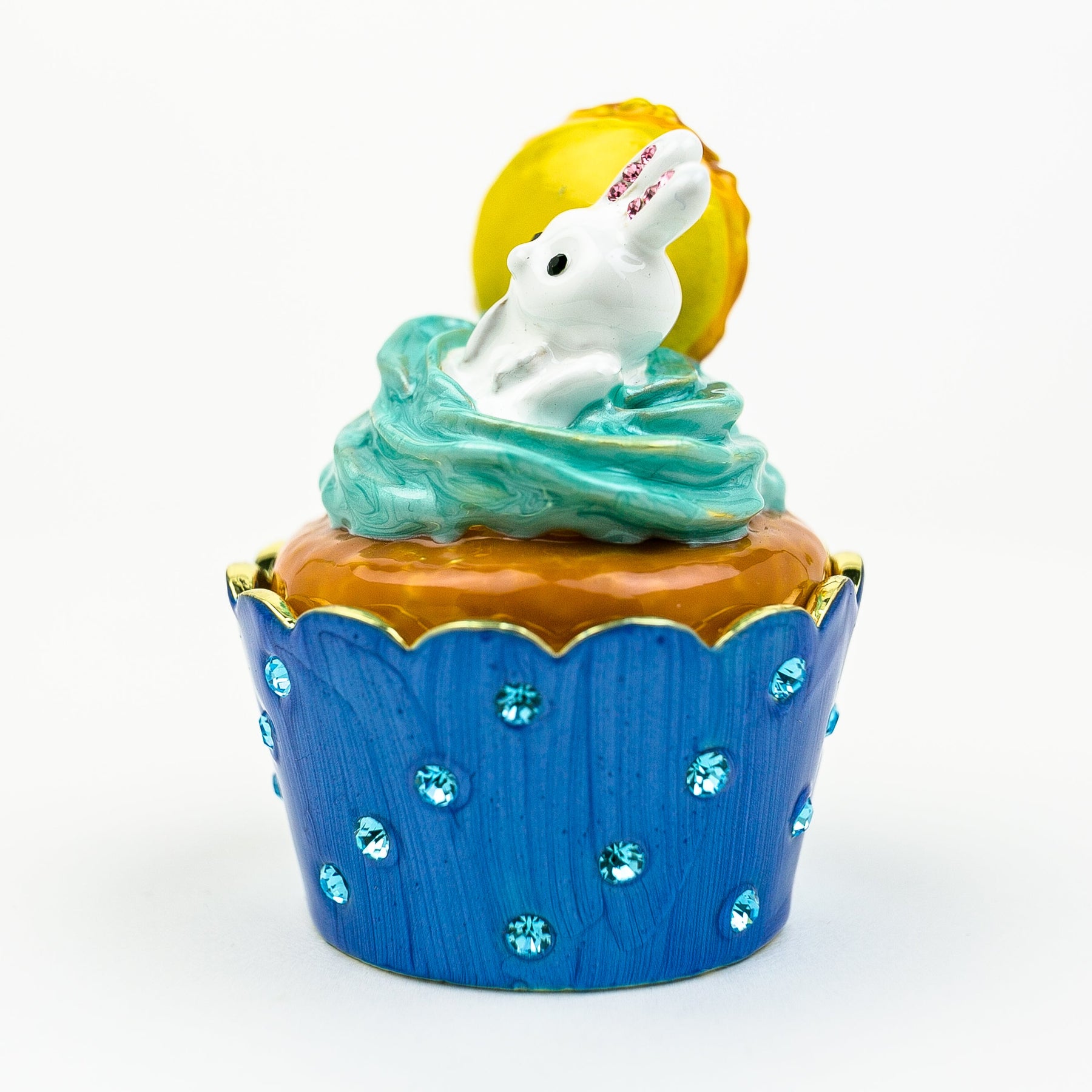 Rabbit on Cupcake