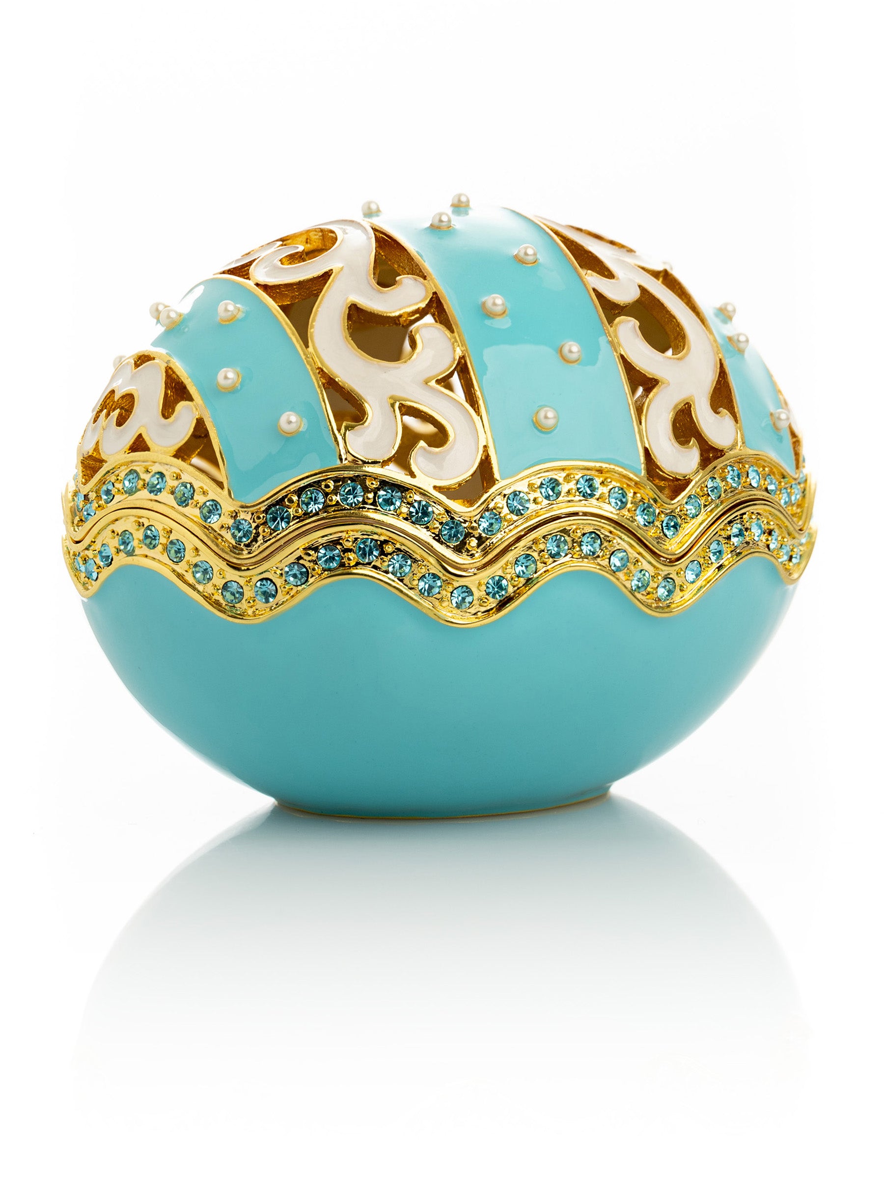 Œuf de Fabergé décoré en bleu