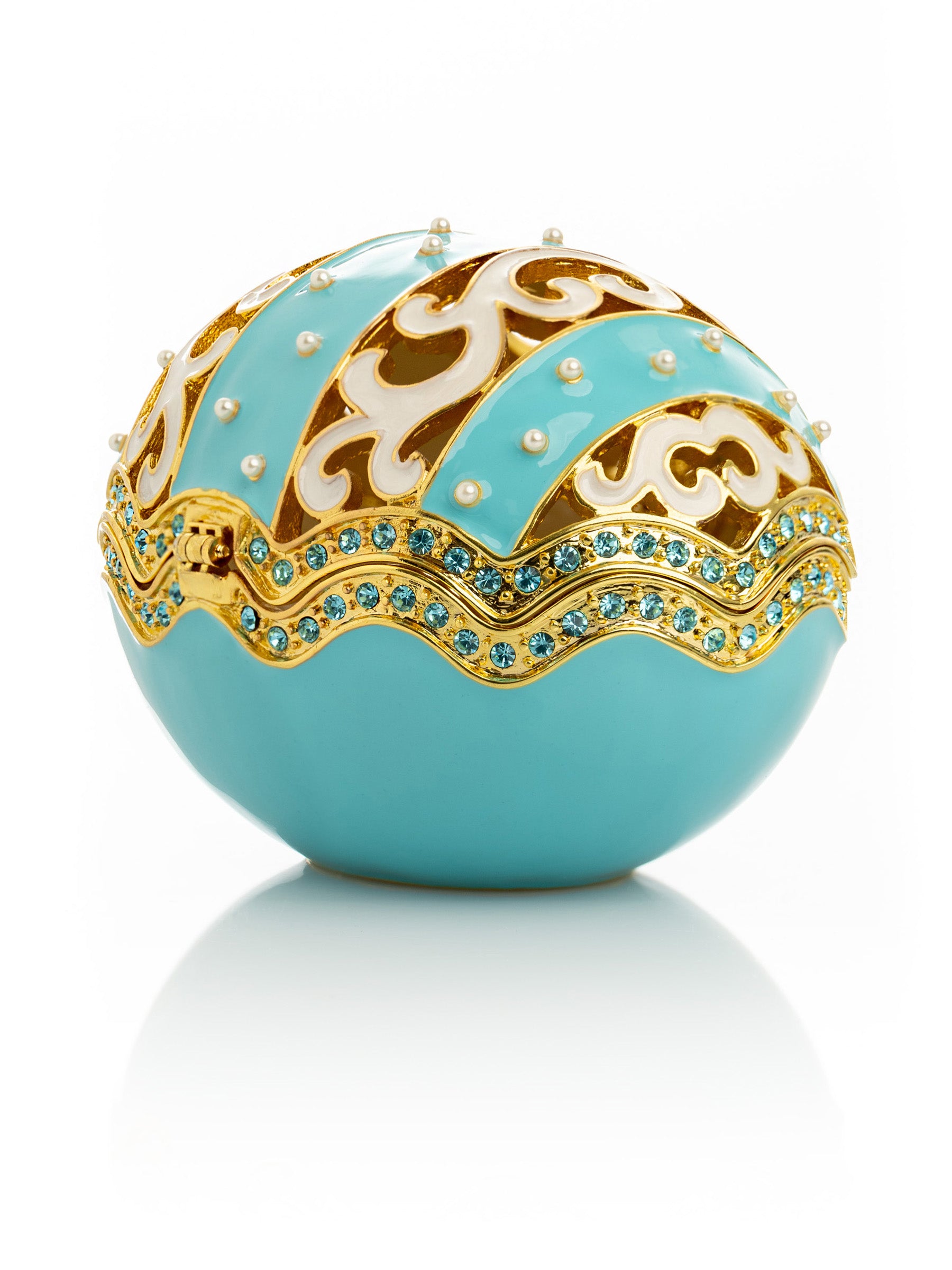 Œuf de Fabergé décoré en bleu