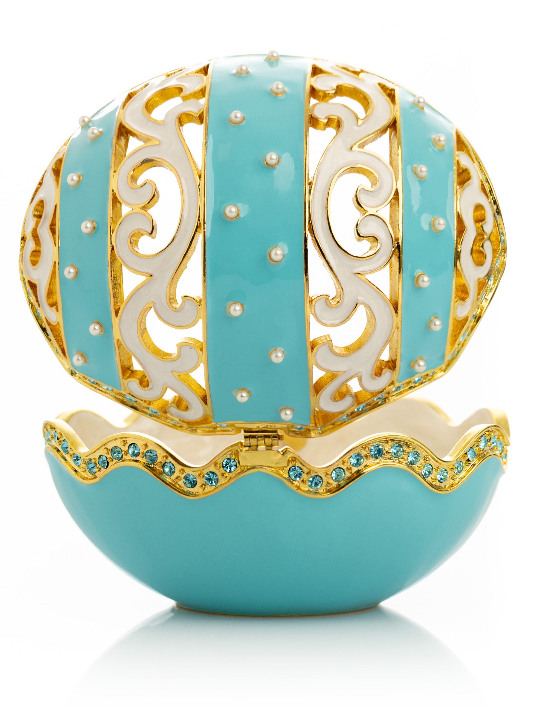 Œuf de Fabergé décoré en bleu