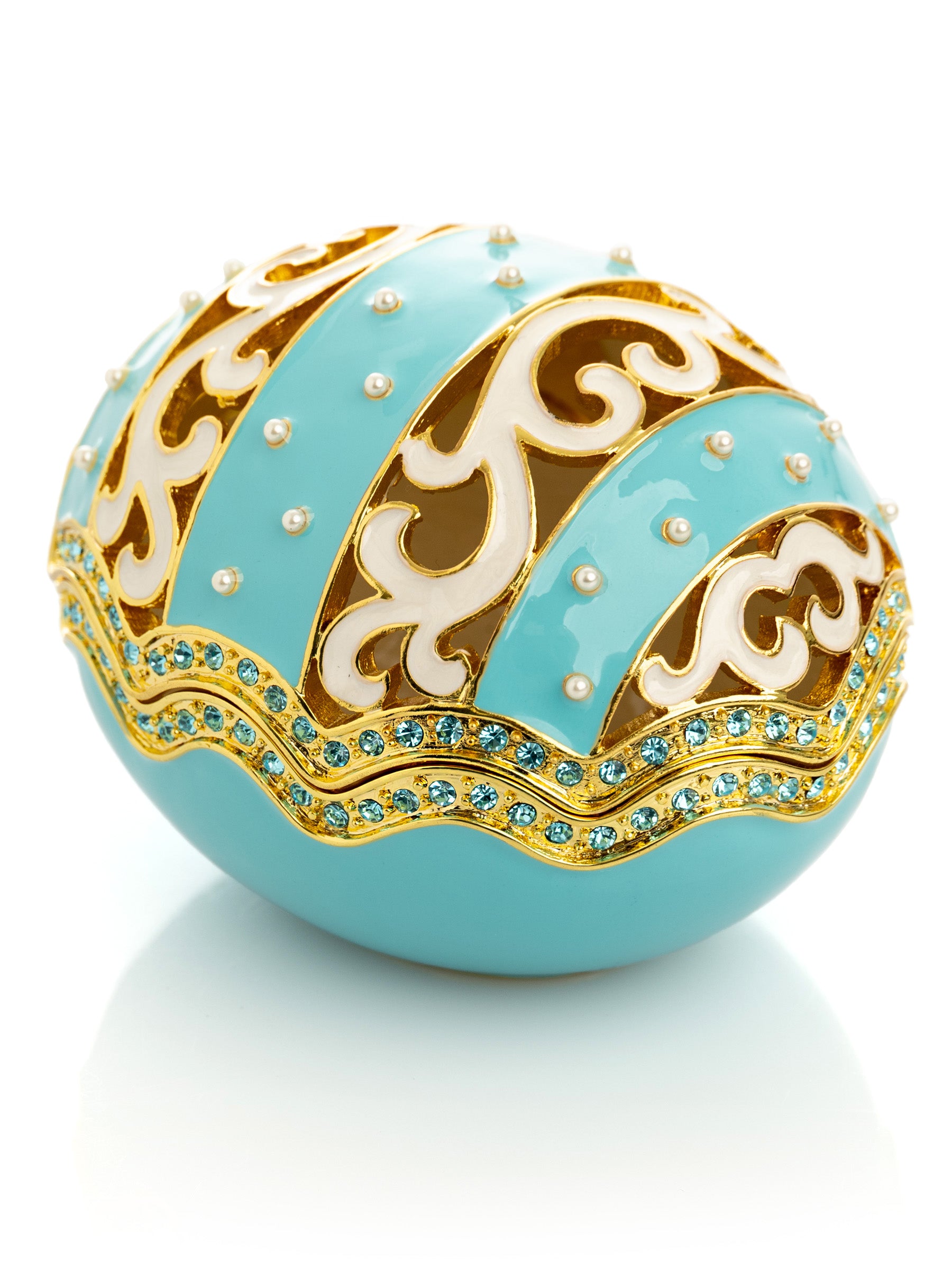 Œuf de Fabergé décoré en bleu