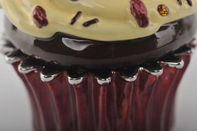 Keren Kopal Chocolate and Vanilla Frosting Cupcake  47.25