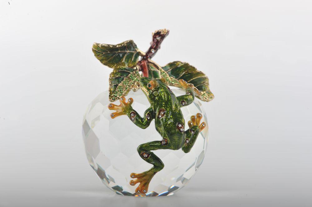 Keren Kopal Crystal Apple with a Green Frog on it  156.50