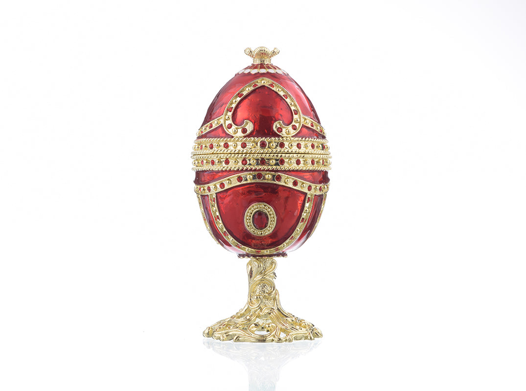 Oeuf de Fabergé rouge avec coeur à l'intérieur