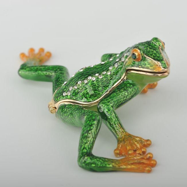 Flexible Green Frog