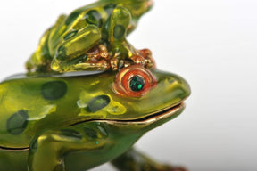 Frogs Family  Keren Kopal