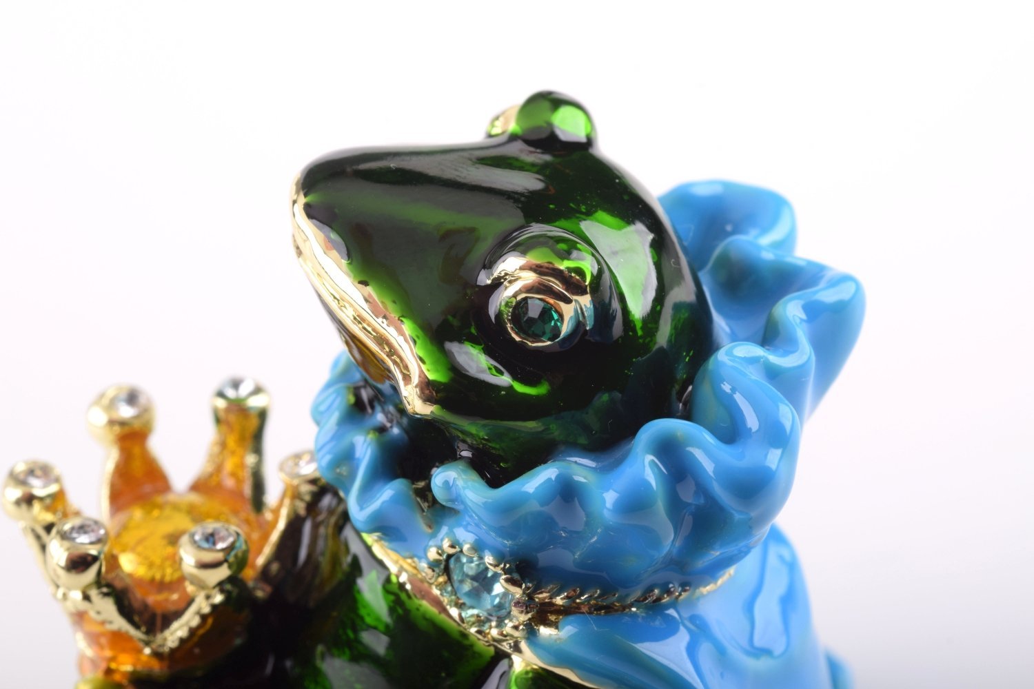 Green Frog Queen  Keren Kopal
