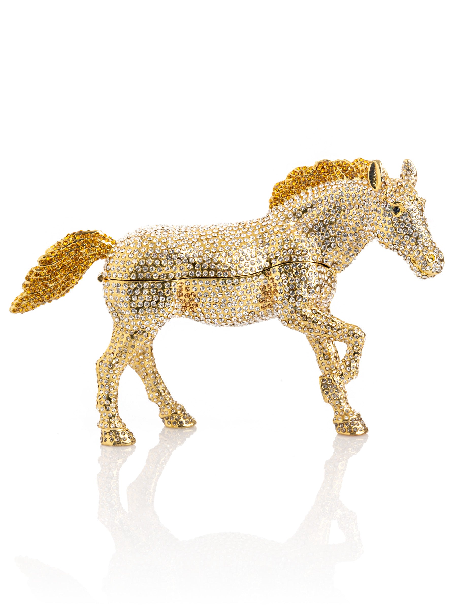 Grand cheval doré décoré de cristaux blancs
