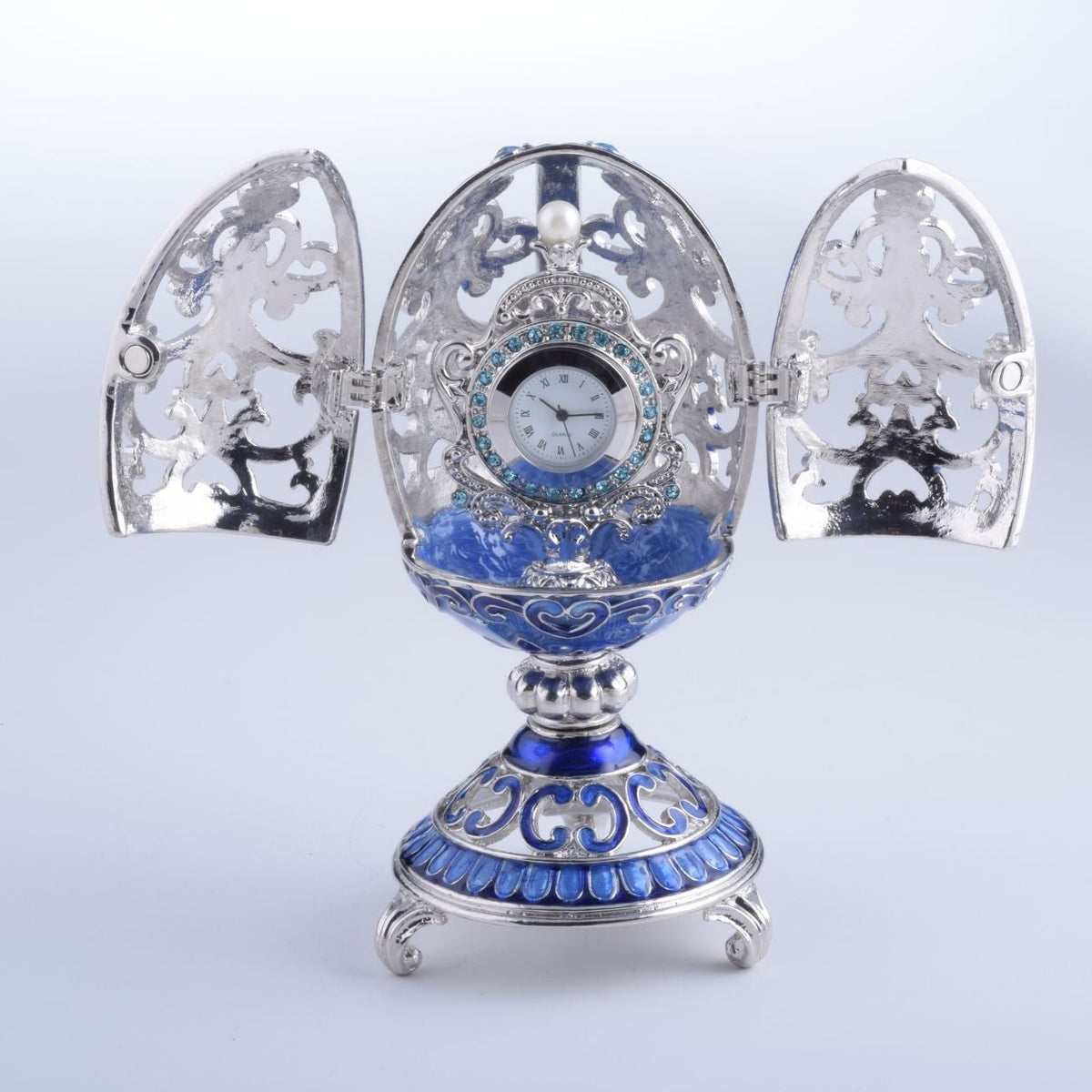 Oeuf Fabergé argenté et bleu