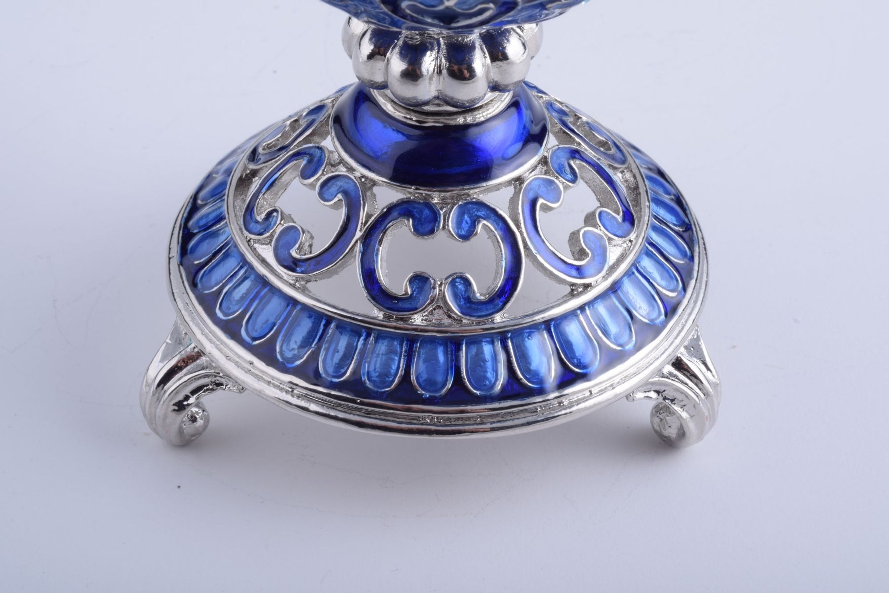 Oeuf Fabergé argenté et bleu