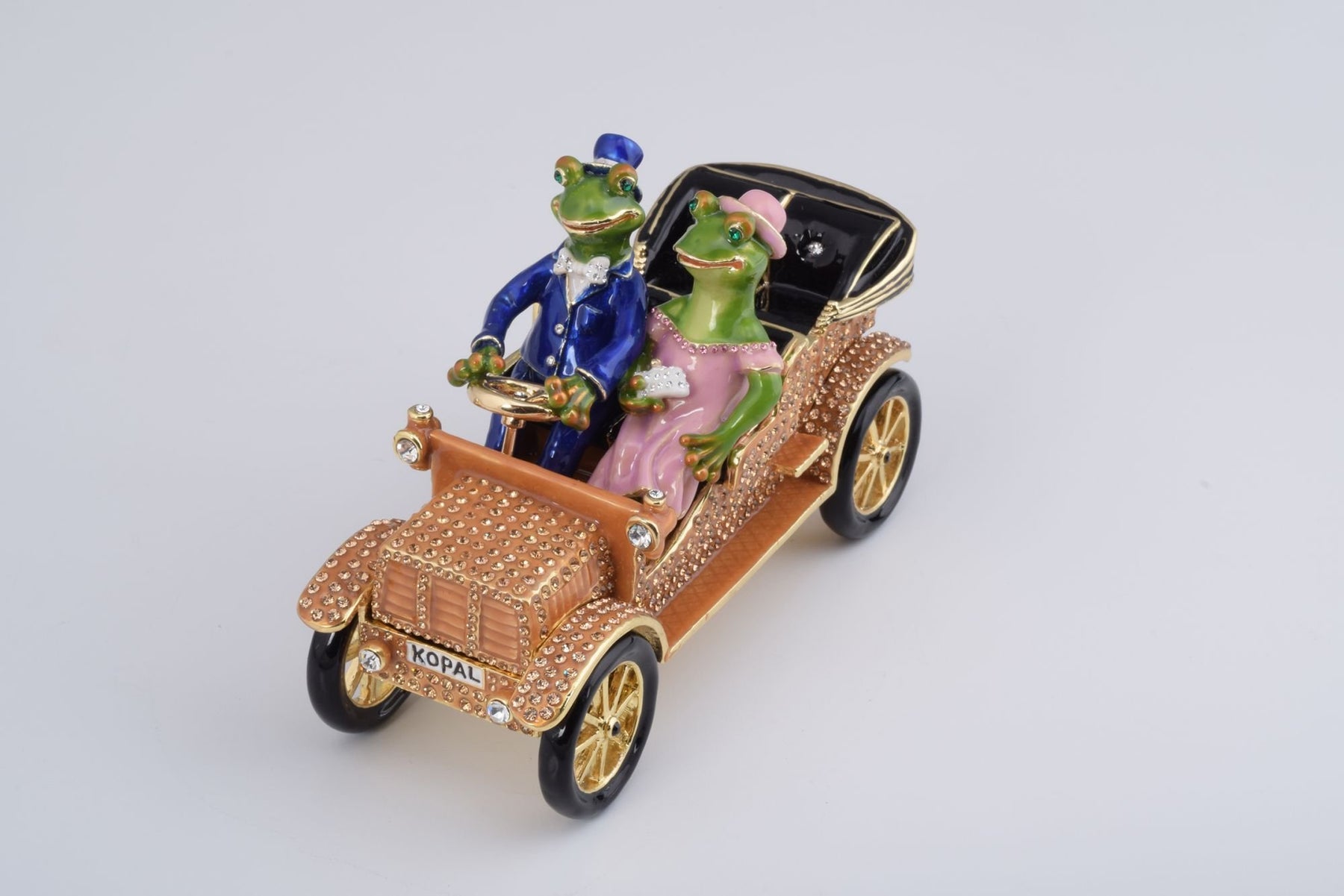 Mr. & Mrs. Frog Car  Keren Kopal