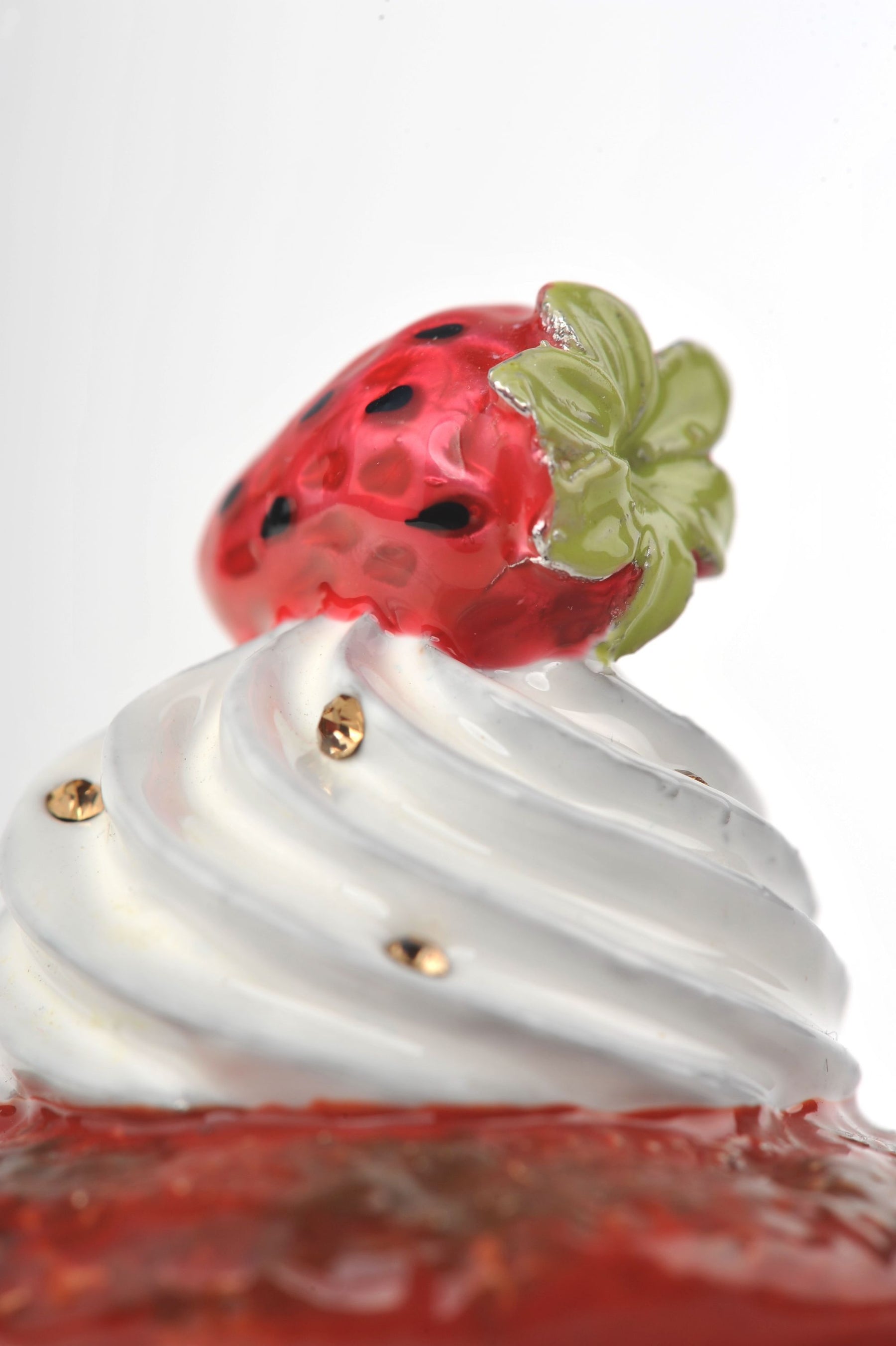 Keren Kopal Red Velvet Cupcake with Strawberry  41.25